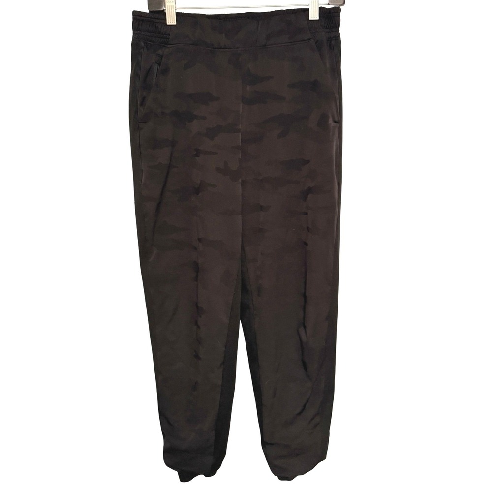 Athleta Brooklyn Lined Camo Jogger 4 Black Camouflage Fleece Lined Active Hiking